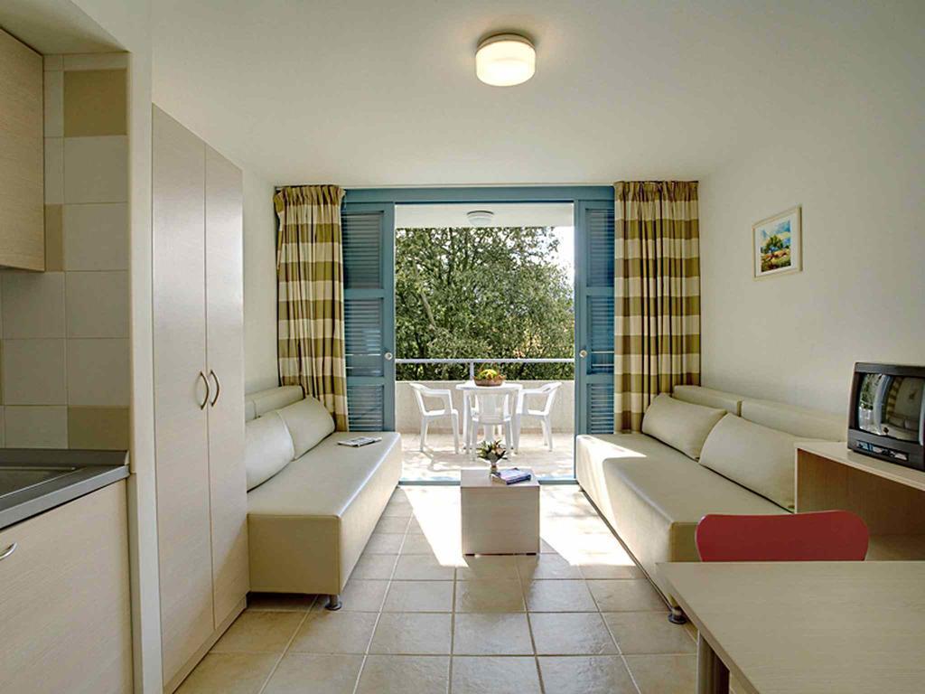Tar-Vabriga Eurocamp Mobile Homes At Fkk Nudist Campsite Solaris מראה חיצוני תמונה