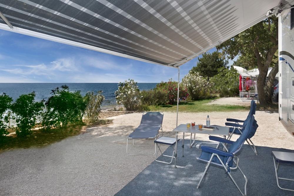 Tar-Vabriga Eurocamp Mobile Homes At Fkk Nudist Campsite Solaris מראה חיצוני תמונה