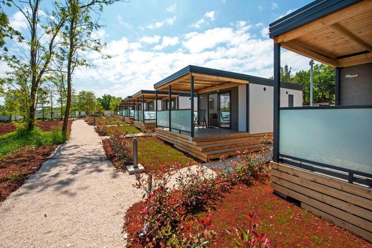 Tar-Vabriga Eurocamp Mobile Homes At Fkk Nudist Campsite Solaris מראה חיצוני תמונה