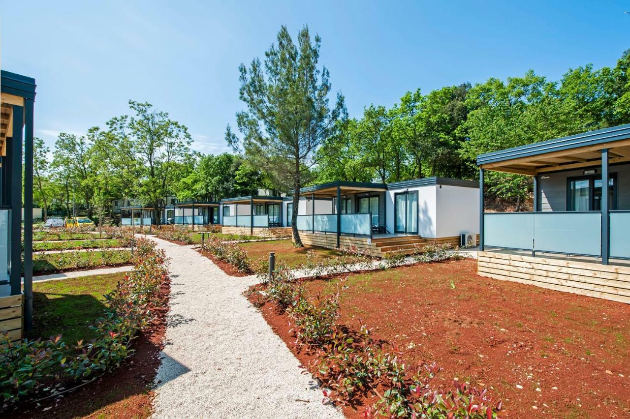 Tar-Vabriga Eurocamp Mobile Homes At Fkk Nudist Campsite Solaris מראה חיצוני תמונה