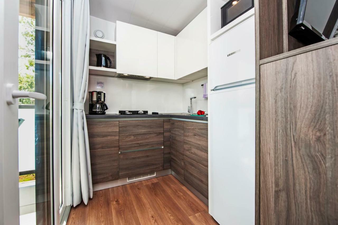 Tar-Vabriga Eurocamp Mobile Homes At Fkk Nudist Campsite Solaris מראה חיצוני תמונה